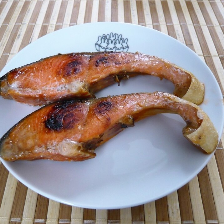 フライパンで焼き鮭(酒蒸し)